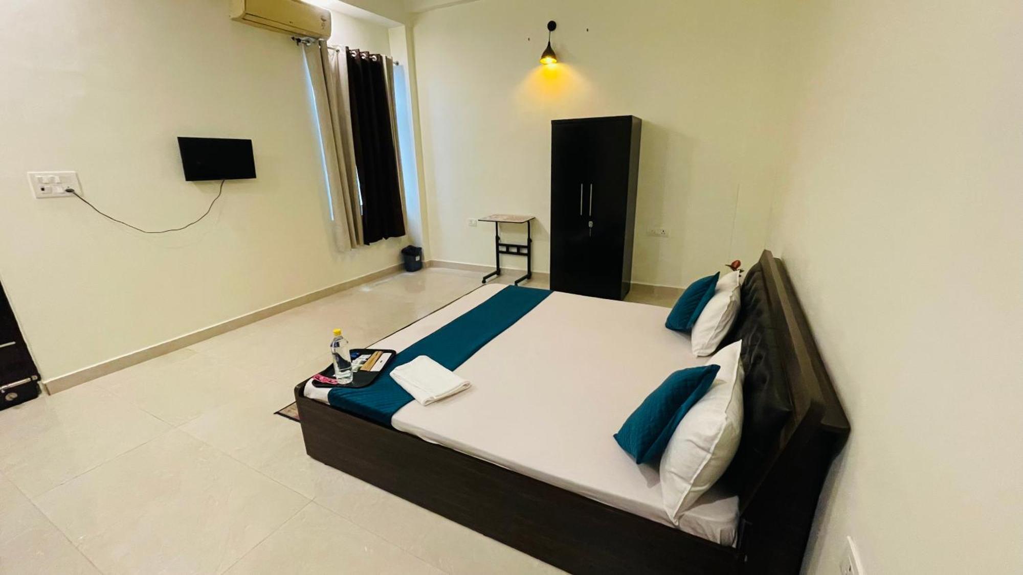 Atulyam Stays Sushant Golf City ラクナウ エクステリア 写真