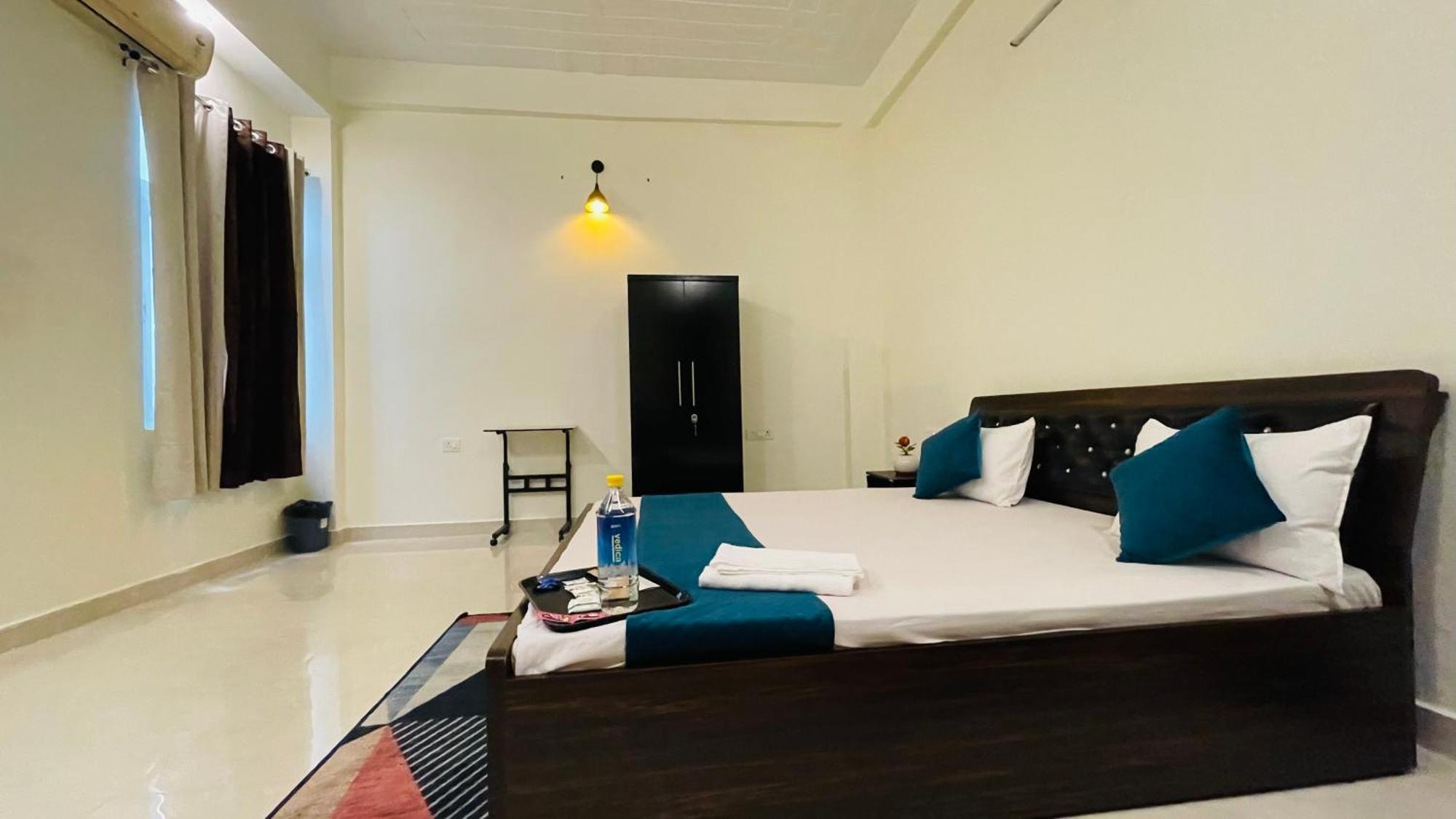 Atulyam Stays Sushant Golf City ラクナウ エクステリア 写真