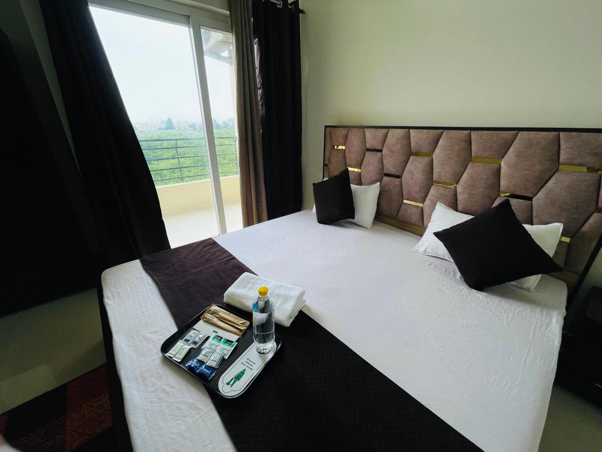Atulyam Stays Sushant Golf City ラクナウ エクステリア 写真